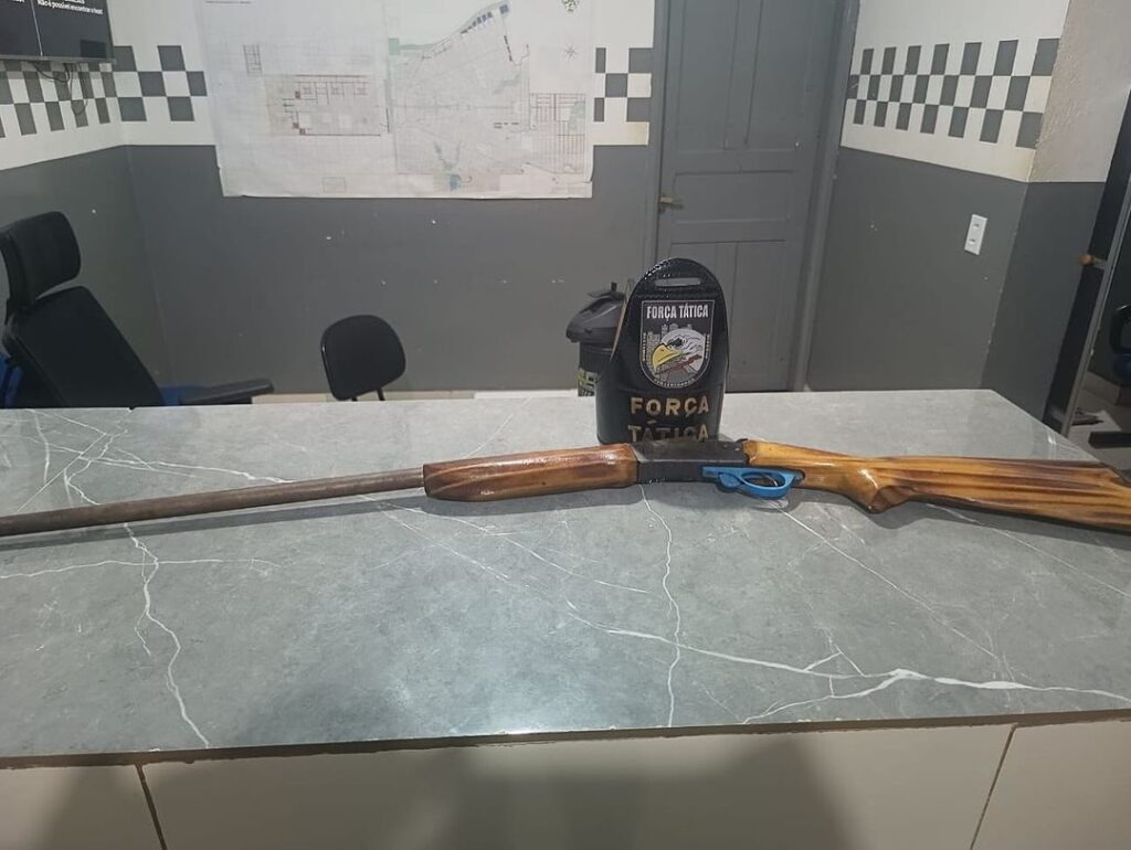 ⚡️TENTATIVA DE HOMICÍDIO⚡️__A Força Tática prendeu três suspeitos de ameaçar e tentar assassinar um caseiro em uma propriedade rural de Vila Rica. Os criminosos chegaram a forçar a v(